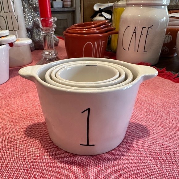 Rae Dunn Measuring Cupsnull